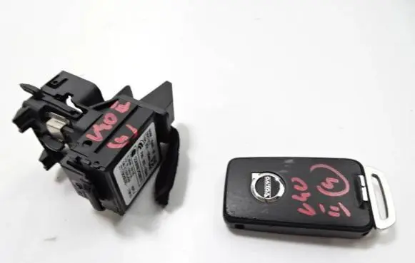Volvo V40 Ignition lock AH4N15607AE 28227917 CCAB09LP0300T0