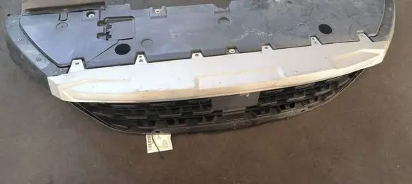 Renault Captur II Front bumper lower grill 622352140R