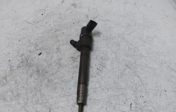 Volvo S80 Fuel injector 30777526 0445110298