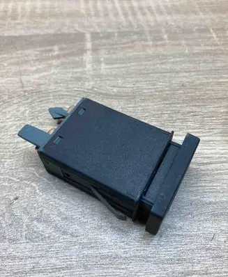 Volkswagen PASSAT B5.5 Hazard light switch 3B0953235D