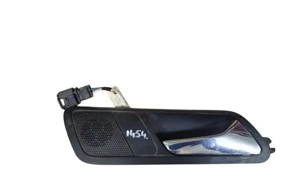 Volkswagen PASSAT B6 Rear door interior handle 3C4839114
