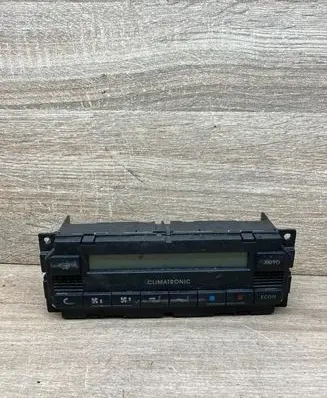 Volkswagen PASSAT B5.5 Climate control unit USPAT6013966