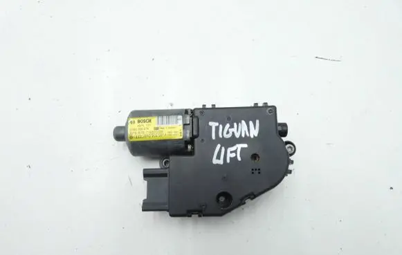 Volkswagen Tiguan Sunroof motor/actuator 8R0959591A