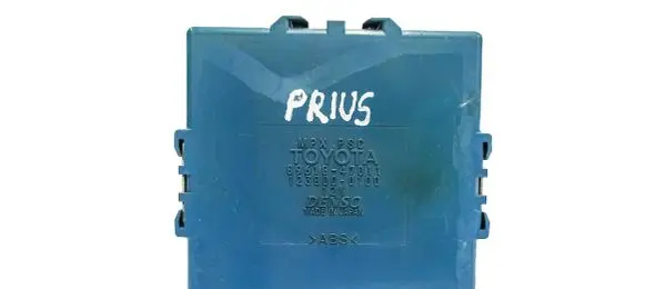 Toyota Prius (XW20) Central body control module 8961847011 1238000100