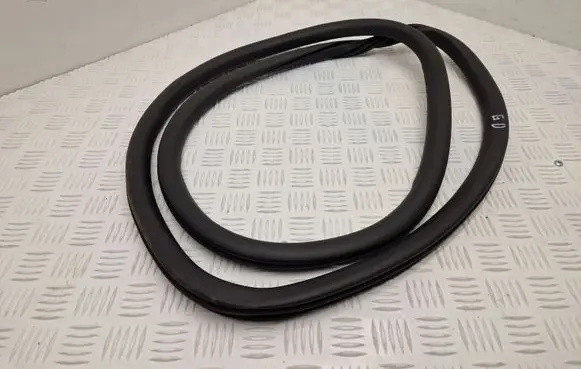 Peugeot 308 Rear door rubber seal (on body) 