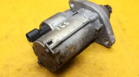 Volkswagen Golf V Starter motor 02M911023M