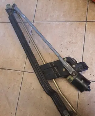 Volkswagen PASSAT B3 Front wiper linkage and motor 357955113A 357955605