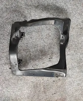 Headlight/headlamp mounting bracket