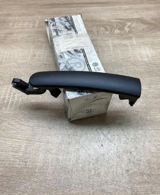 Volkswagen PASSAT B5 Front door exterior handle 3B0837207
