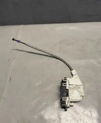 Mercedes-Benz ML W166 Front door lock A1667200135