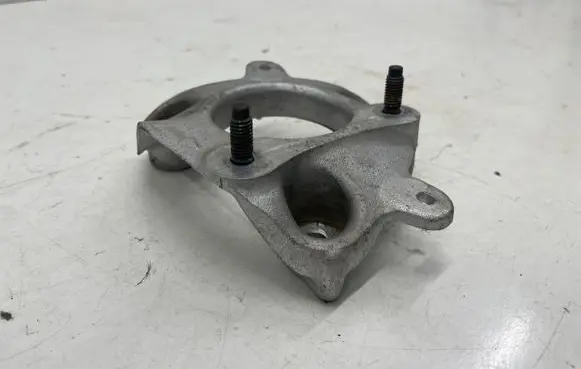 BMW X4M F98 Front shock absorber mounting bracket 