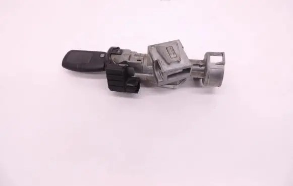 Ford C-MAX I Ignition lock 3M513F880AD D224