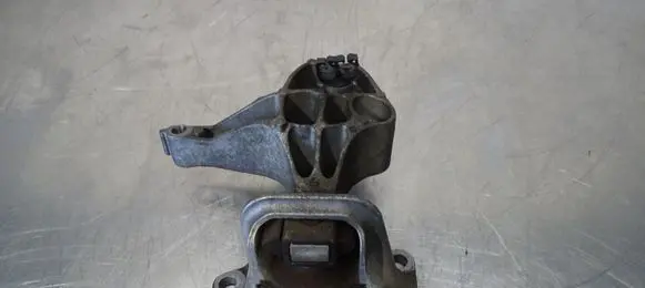 Renault Megane III Engine mount vacuum valve 