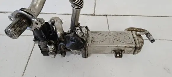 Skoda Octavia Mk2 (1Z) EGR valve cooler 03L131512