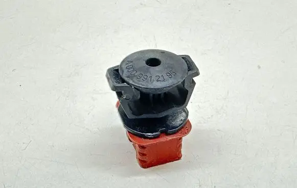 Mercedes-Benz B W246 W242 Radiator mount bracket A0009912195