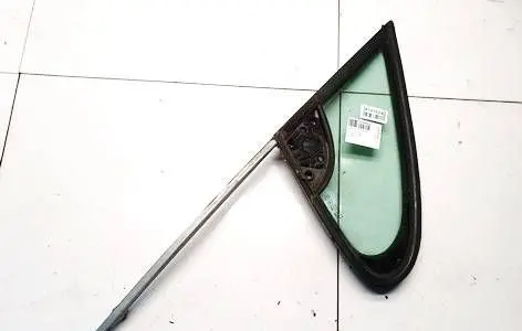 Peugeot 307 Front door vent window glass four-door as2