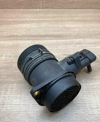 Volkswagen Golf IV Mass air flow meter 06A906461 0280217121