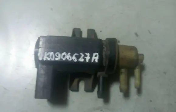 Volkswagen PASSAT B6 Vacuum valve 1K0906627A