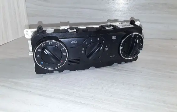 Mercedes-Benz A W169 Climate control unit A1698301385