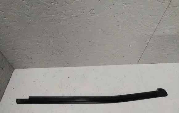 Mercedes-Benz GLS X166 Rear door glass trim molding A1666904400