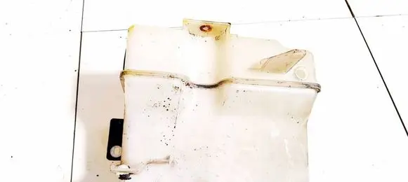 Windshield washer fluid reservoir/tank