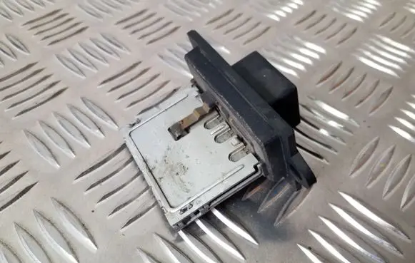 Dodge Nitro Heater blower motor/fan resistor 939605V