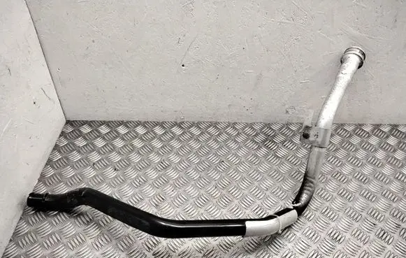Volvo V70 Fuel tank filler neck pipe 31392654 T15204727