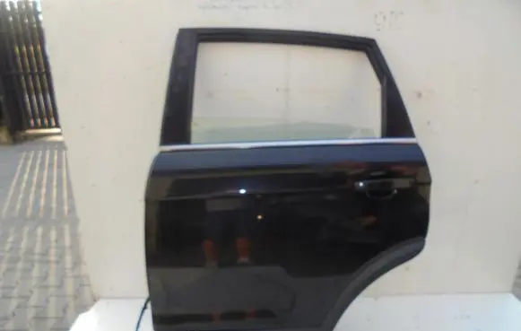 Chevrolet Captiva Rear door