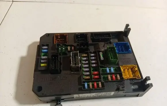 Citroen C4 II Fuse box set 9665547480