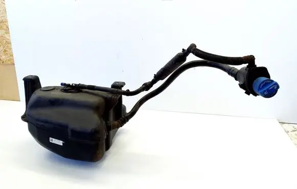 Skoda Superb B8 (3V) AdBlue liquid reservoir 3Q0131877D 5Q0131969F