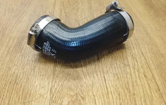 Porsche Macan (95B) Intercooler hose/pipe 95B145737B