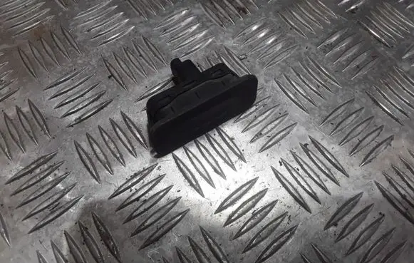 Tailgate opening switch