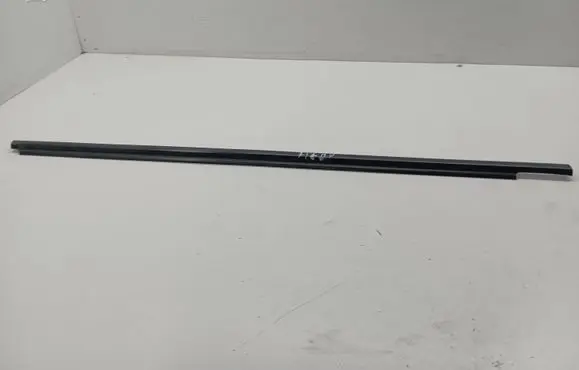 Toyota Corolla E120 E130 Front door glass trim molding