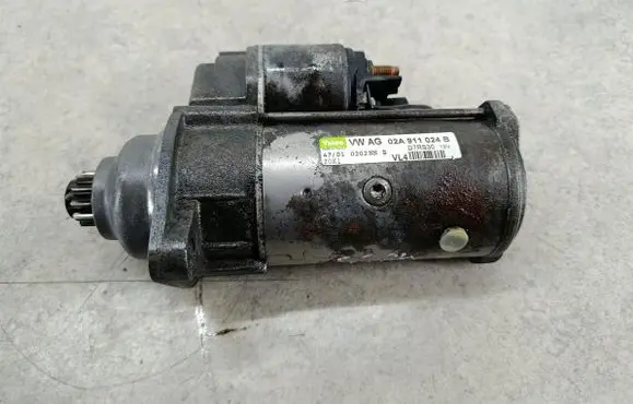 Volkswagen Golf IV Starter motor 02A911024B