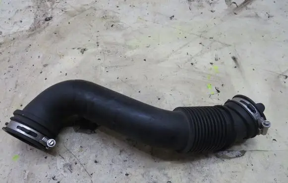 Ford Fiesta Air intake hose/pipe H1B1-9R504-AA