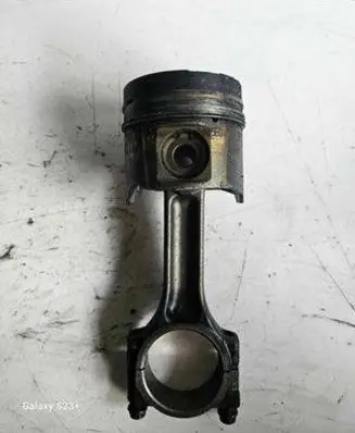 Opel Vivaro Piston with connecting rod