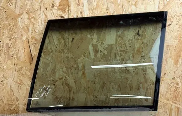 BMW 5 E39 Rear door window glass 43R001303