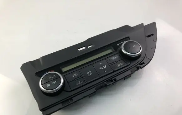 Toyota Auris E180 Climate control unit 75F542