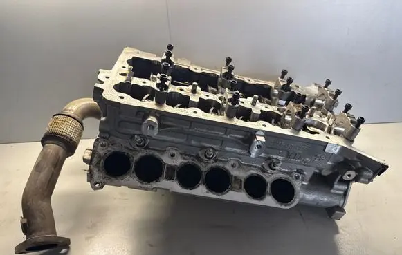 Dodge VAN RAM Engine head B456642013 2105F-46334135
