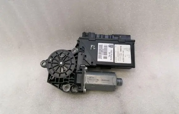 Porsche 911 997 Front door window regulator motor 99762410306