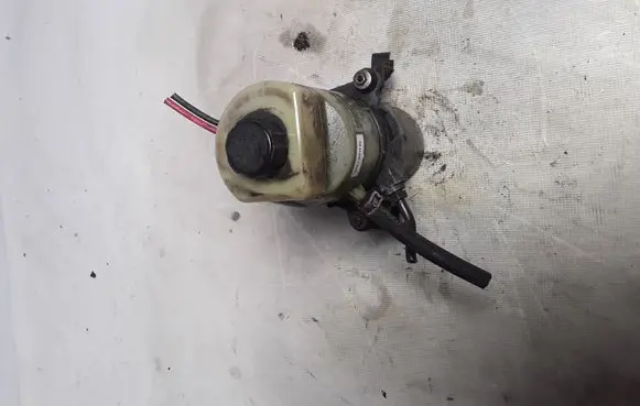 Ford Focus Power steering pump 4M513K514BD