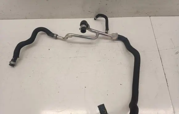 Nissan Qashqai J12 Engine coolant pipe/hose