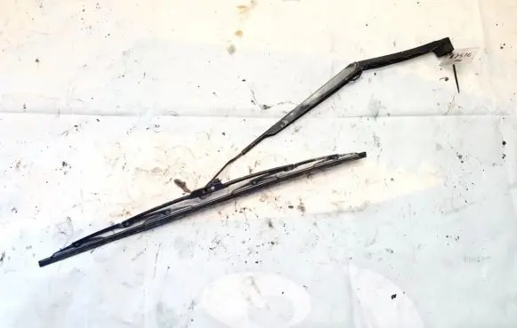 Front wiper blade arm