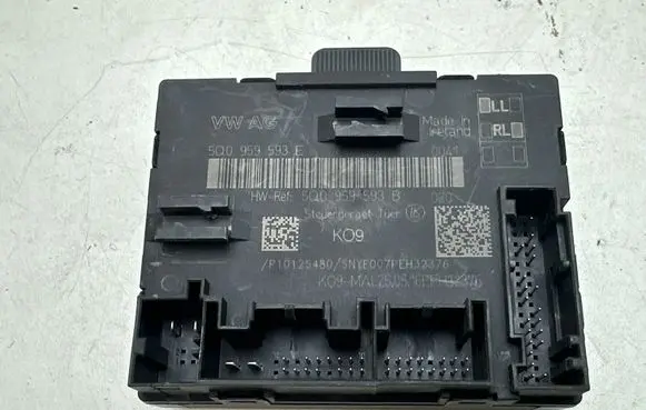 Audi A3 S3 8V Door control unit/module 5Q0959593E