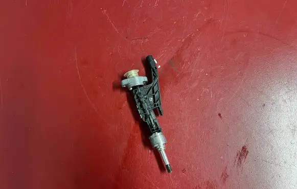 BMW X4 G02 Fuel injector 8656548 13538656548 0261500437