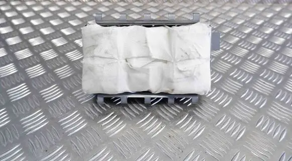 Passenger airbag