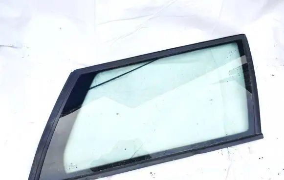 Volkswagen PASSAT B4 Rear side window