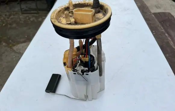 Volkswagen Caddy In-tank fuel pump 2K5919050G