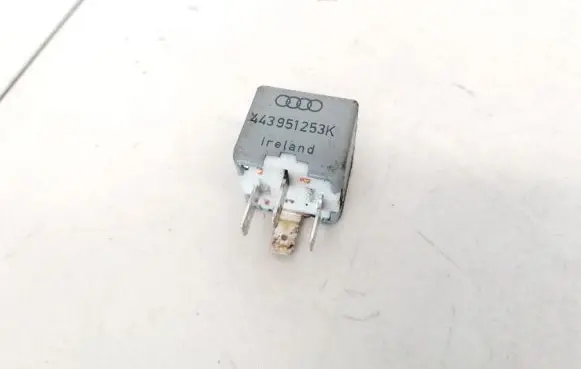 Audi A6 S6 C4 4A Other relay 899512