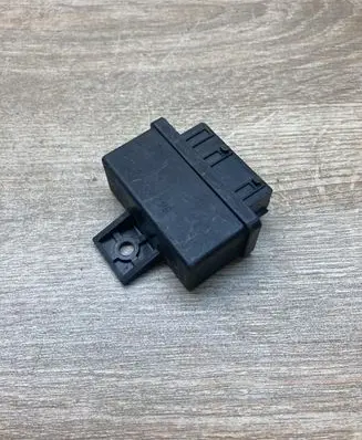 Peugeot 308 Fuel pump relay 240107